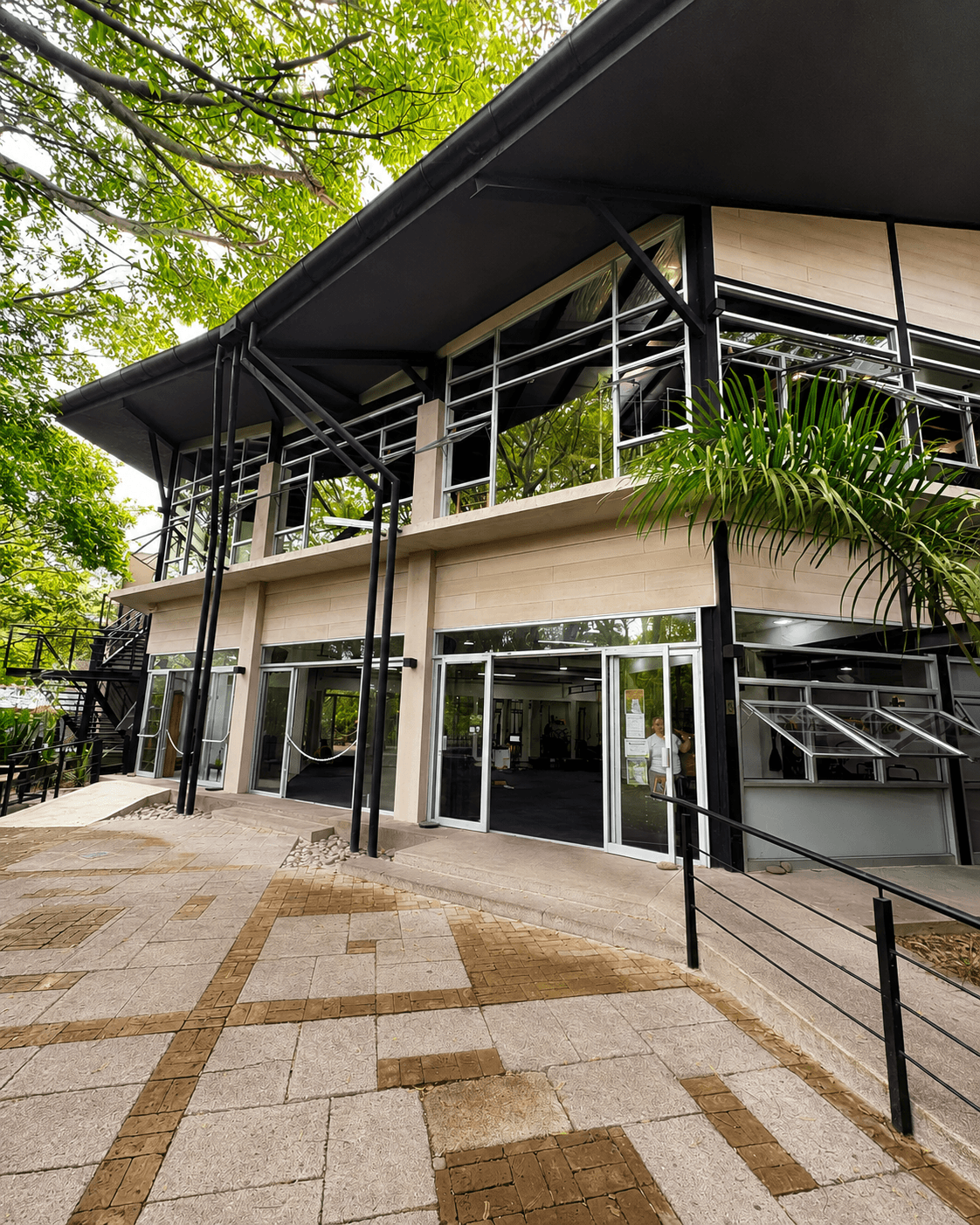 Plaza Koros, Santa Ana — sede de The Functional Room